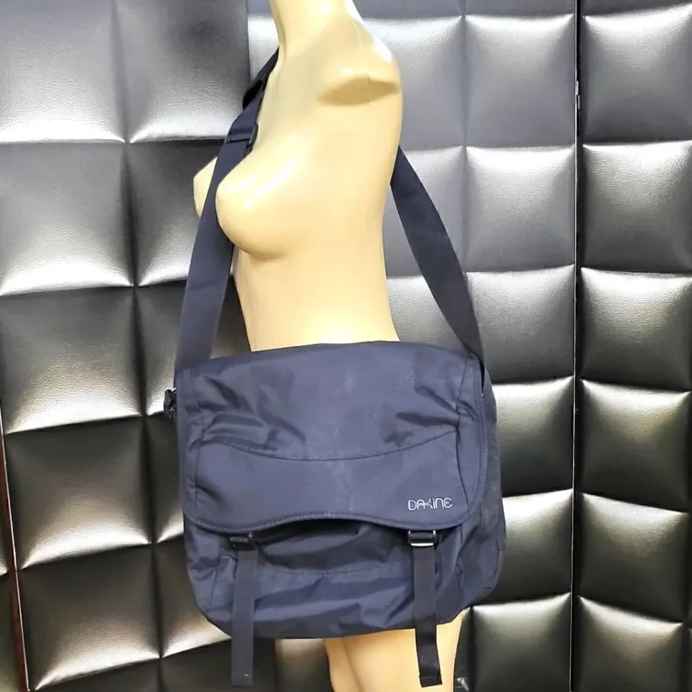 Dakine messenger.bag